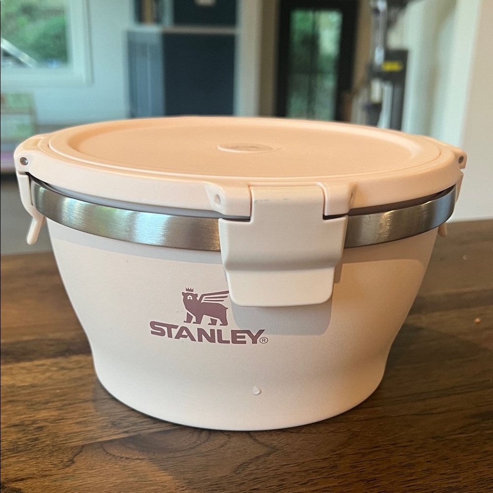 Stanley Light Pink Food Storage Bowl - Picture 2 of 4
